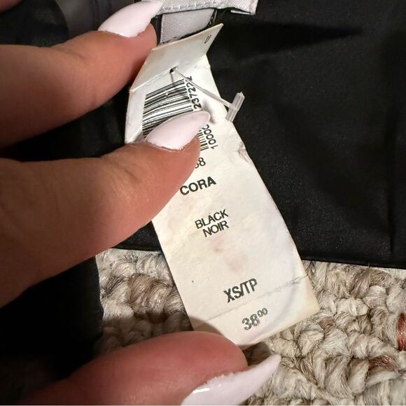 NWT Aritzia Sunday Best Cora Multi twist bandeau top in Black- Size XS - Picture 8 of 8